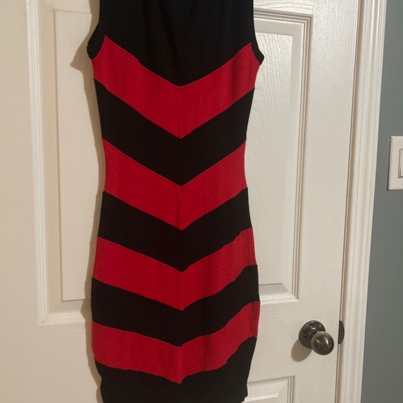 Black and red stripe dress - Picture 2 of 2